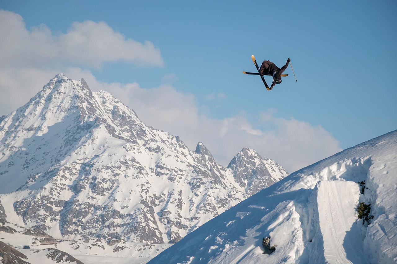 SOLID: Erik Sæterøy og flere andre rå kjørere er med og trekker opp terningkastet til filmen fra Faction – men de som har valgt ut musikken gjør det motsatte. Foto: Tristan Shu SOLID: Erik Sæterøy og flere andre rå kjørere er med og trekker opp terningkastet til filmen fra Faction – men de som har valgt ut musikken gjør det motsatte. Foto: Tristan Shu