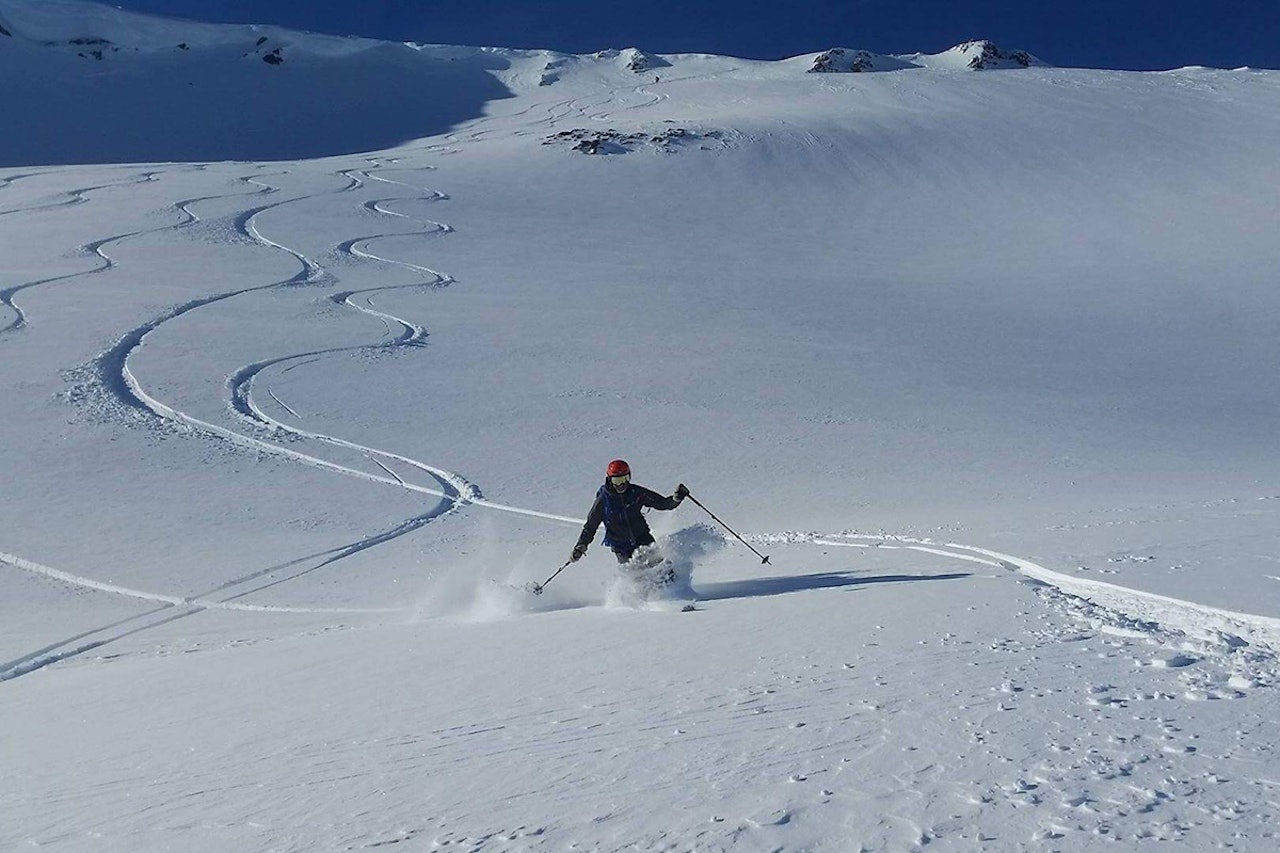 FLOTTE FORHOLD: Sunnmøre har flotte toppturforhold. Foto: Douglas Eskelius FLOTTE FORHOLD: Sunnmøre har flotte toppturforhold. Foto: Douglas Eskelius