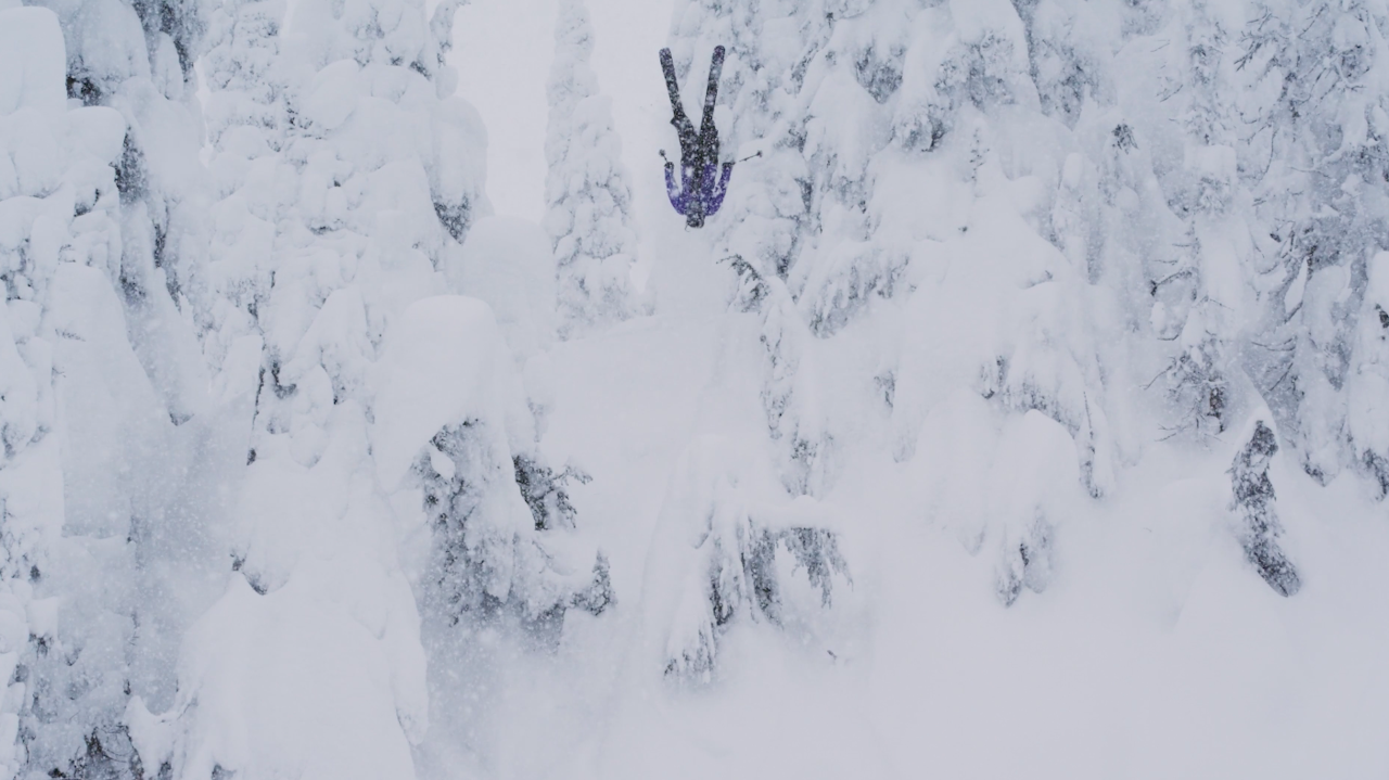 BACKFLIPP: Tatum Monod køyrer sendetid. Foto: skjermdump frå Habit, Level 1 BACKFLIPP: Tatum Monod køyrer sendetid. Foto: skjermdump frå Habit, Level 1