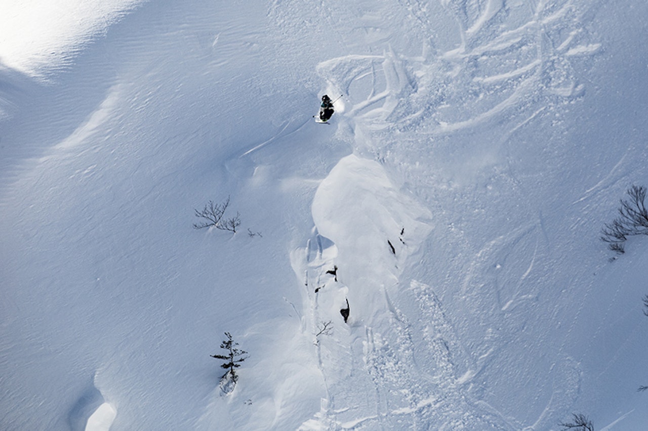 UTEN SKI: Tanner Hall er supergira på konkurransen i Fieberbrunn, selv om han mangler skiustyr. Her fra forrige FWT-runde, i Canada. Foto: Dom Daher UTEN SKI: Tanner Hall er supergira på konkurransen i Fieberbrunn, selv om han mangler skiustyr. Her fra forrige FWT-runde, i Canada. Foto: Dom Daher