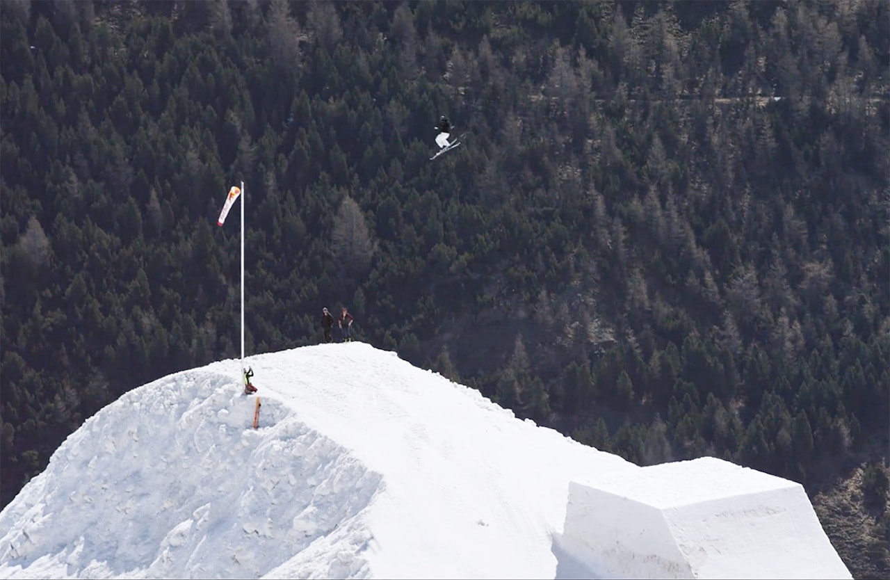 TIDENES STØRSTE?: Legs of Steel er ikke snaue når de claimer størrelsen på hoppet i traileren for sin nye film «Same Difference». TIDENES STØRSTE?: Legs of Steel er ikke snaue når de claimer størrelsen på hoppet i traileren for sin nye film «Same Difference».