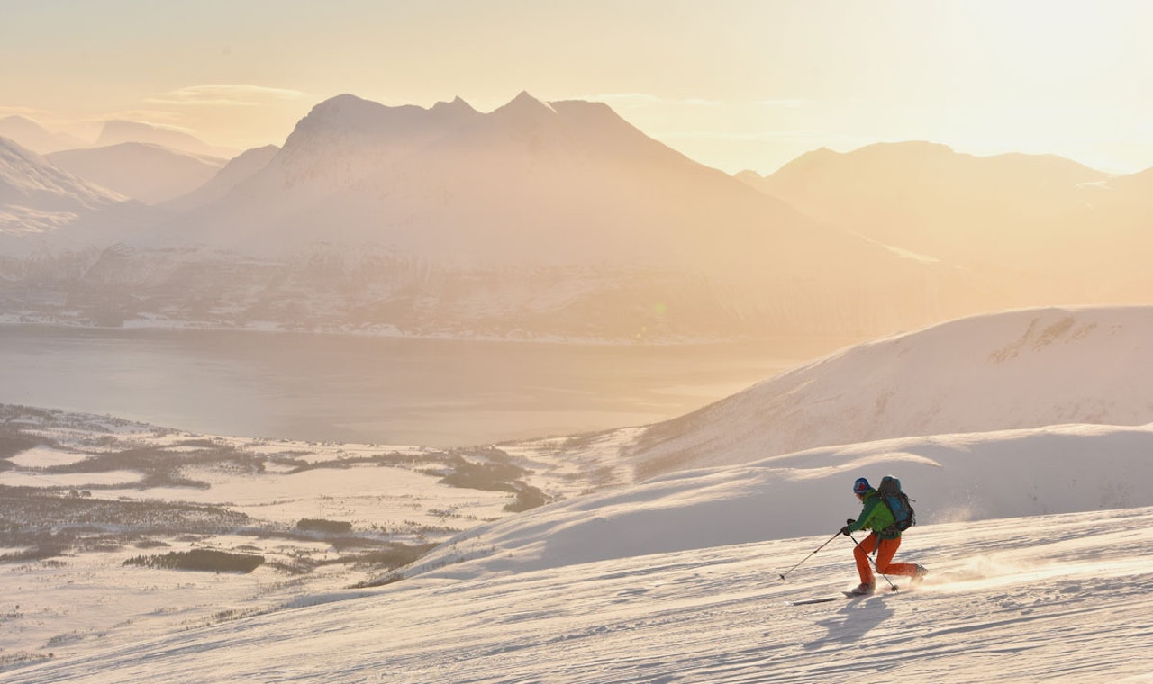 HELGETUR PÅ KVALØYA: Heidi Berg på vei ned fra Blåmannen. Foto: Espen Nordahl