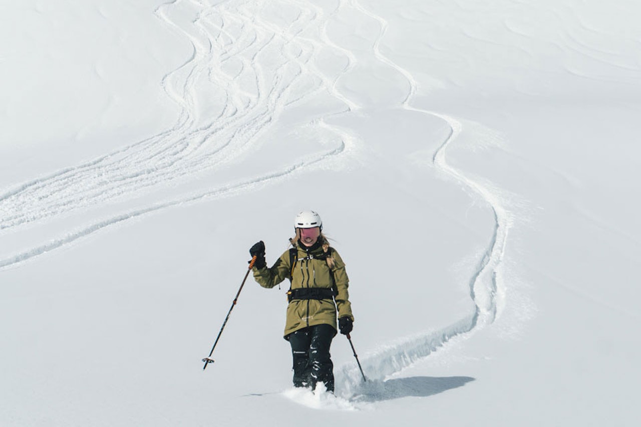 UKENS VINNERBILDE: Åshild Volden Vognild kan glise fornøyd etter å ha laget disse sporene i St. Anton forrige helg. Foto: Trym B. Falkanger UKENS VINNERBILDE: Åshild Volden Vognild kan glise fornøyd etter å ha laget disse sporene i St. Anton forrige helg. Foto: Trym B. Falkanger