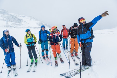 ØKNING: Interessen for toppturkurs øker. Her fra toppturcamp på Sunnmøre i helga. Foto: Matias Myklebust