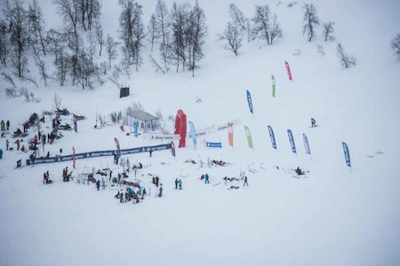 AVLYSES: Sogndal Freeride avlyses i år. Årsaken er snømangel. Her fra målområdet i 2015. Foto: Bård Basberg