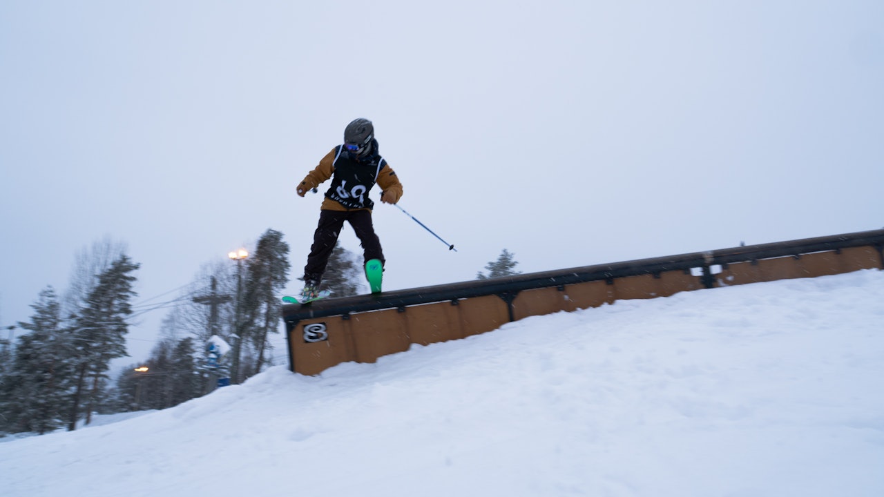 NORGESCUP: Eirik Sæterøy gikk helt til topps etter godt gjennomført run på rails og hopp. Foto: Espen Thomassen NORGESCUP: Eirik Sæterøy gikk helt til topps etter godt gjennomført run på rails og hopp. Foto: Espen Thomassen