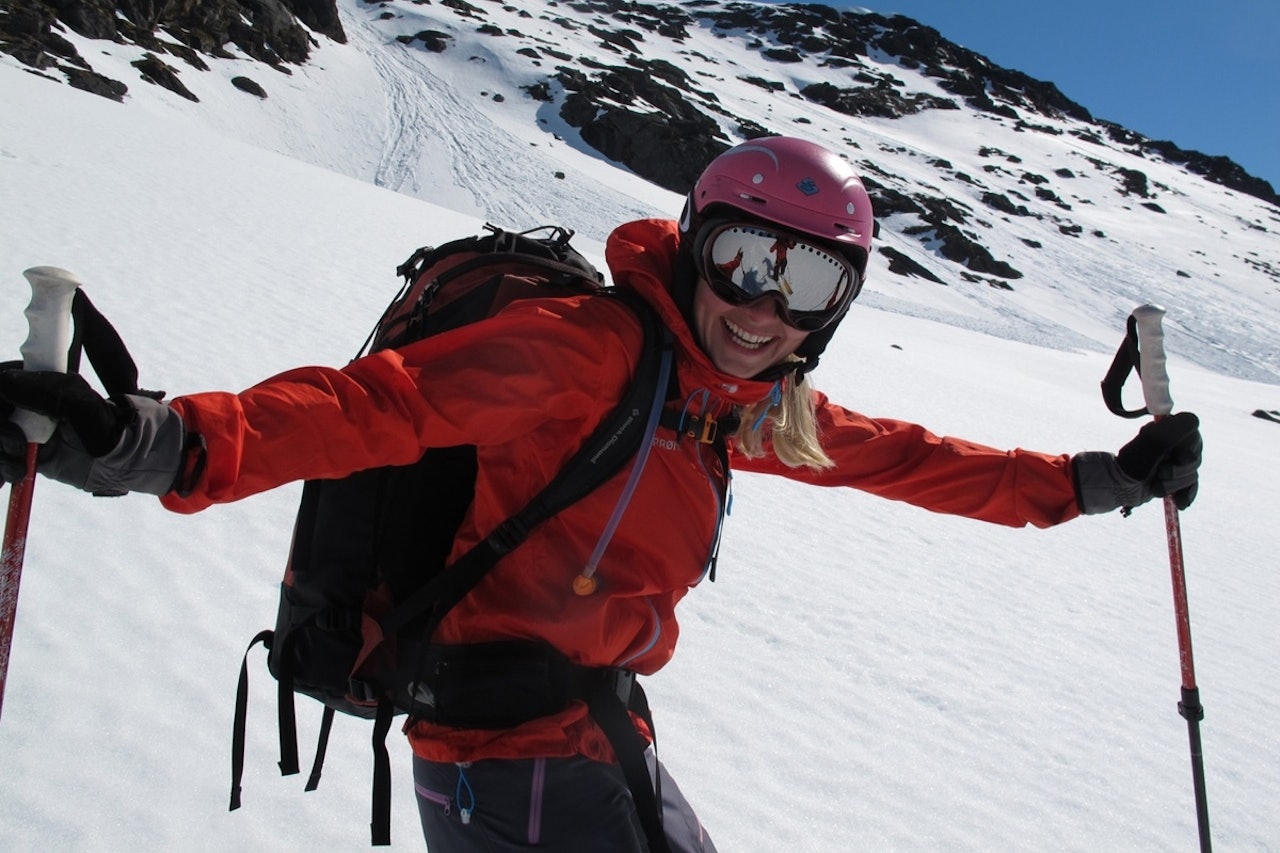 INSTRUKTØR: Birgit Katrine Rustad og Gaute Hangaas Brenna skal bli skredinstruktører. Her er førstnevnte på tur i fjellet. Foto: Privat INSTRUKTØR: Birgit Katrine Rustad og Gaute Hangaas Brenna skal bli skredinstruktører. Her er førstnevnte på tur i fjellet. Foto: Privat