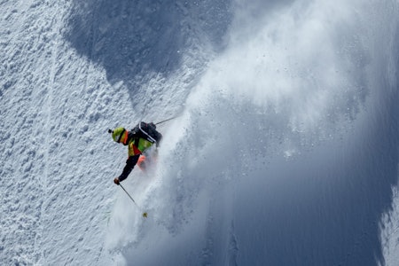 RENN NUMMER TO: Onsdag kjøres årets andre renn i Freeride World Tour. Der er Dennis Risvoll klar til start. Her fra forrige ukes renn i Andorra. Foto: Jeremy Bernard / FWT RENN NUMMER TO: Onsdag kjøres årets andre renn i Freeride World Tour. Der er Dennis Risvoll klar til start. Her fra forrige ukes renn i Andorra. Foto: Jeremy Bernard / FWT
