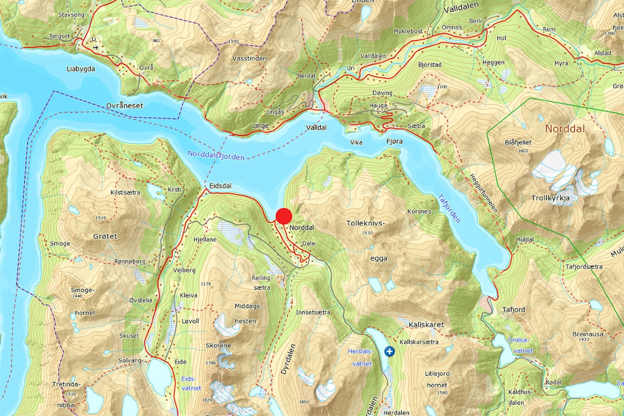 OMKOM: Mannen omkom i fjellområdet sør-øst for Rindeelva i Norddal. Norddal merket på kartet. Foto: Norgeskart OMKOM: Mannen omkom i fjellområdet sør-øst for Rindeelva i Norddal. Norddal merket på kartet. Foto: Norgeskart
