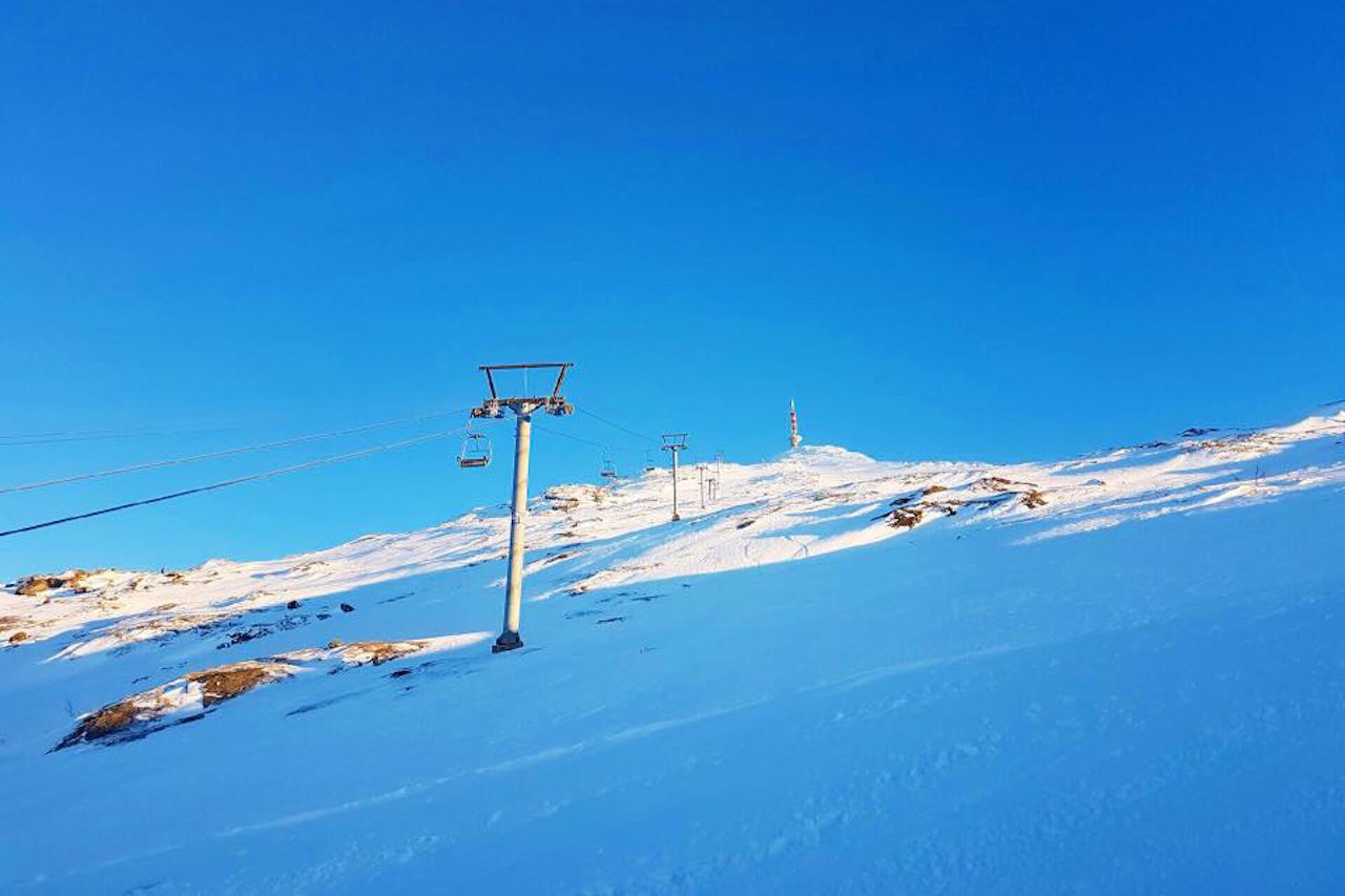 ÅPNER: Lørdag åpner stolheisen, som går til toppen av Linken. Foto: Narvikfjellet skisenter