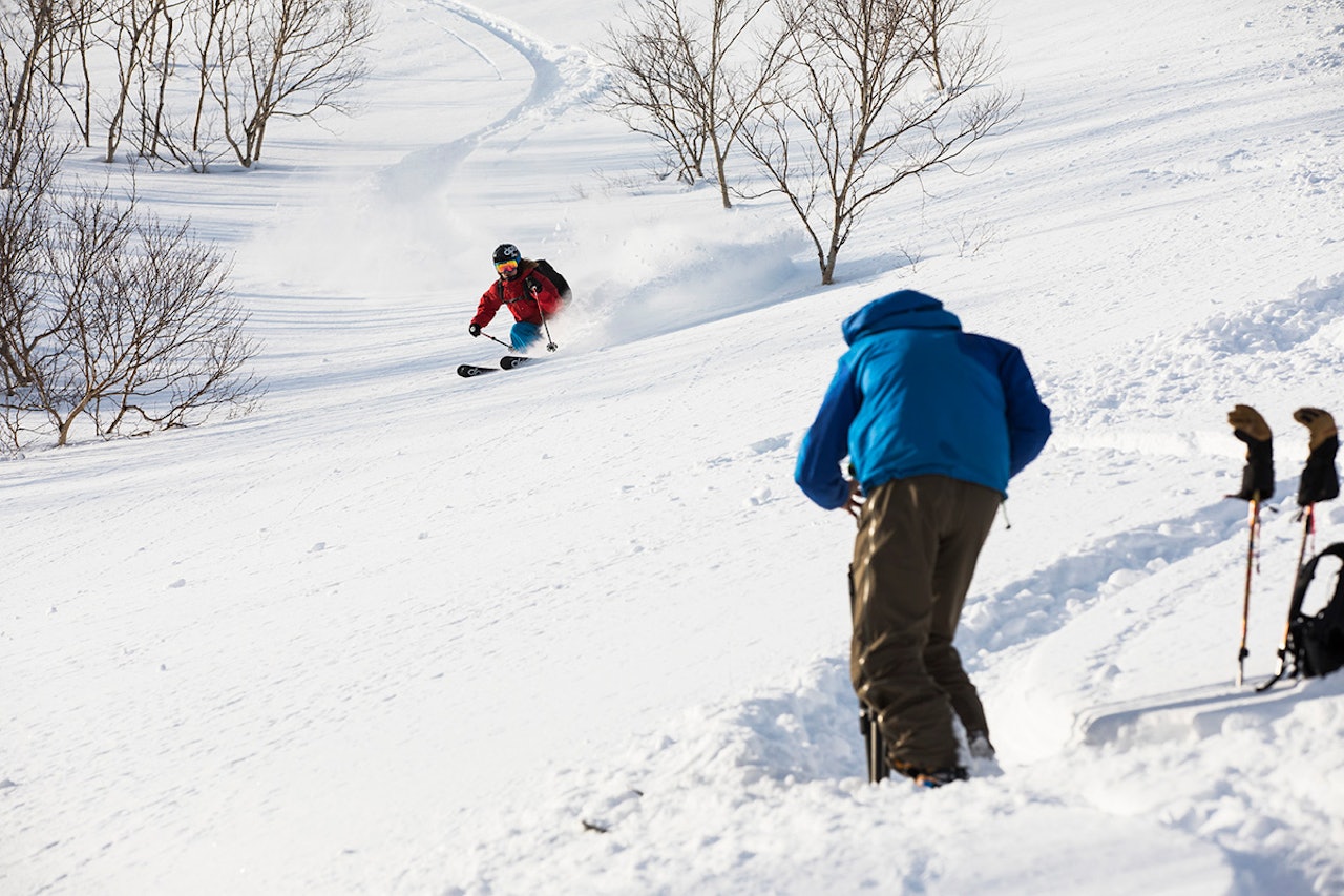 NYSNØ OG MYE AV DEN: Webserien The Shadow Campaign består av fire nedsnødde episoder denne høsten. Første episode fra Japan legger lista høyt. Foto: Oskar Enander NYSNØ OG MYE AV DEN: Webserien The Shadow Campaign består av fire nedsnødde episoder denne høsten. Første episode fra Japan legger lista høyt. Foto: Oskar Enander