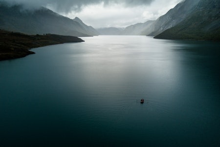 NATUREN OG OSS: Miljø og bærekrafige konsepter var fokus på Fjellfilm 2017. Simen Knudsen fra TAVAHA holdt foredrag på vegne av havet. Bilde: Christian Nerdrum