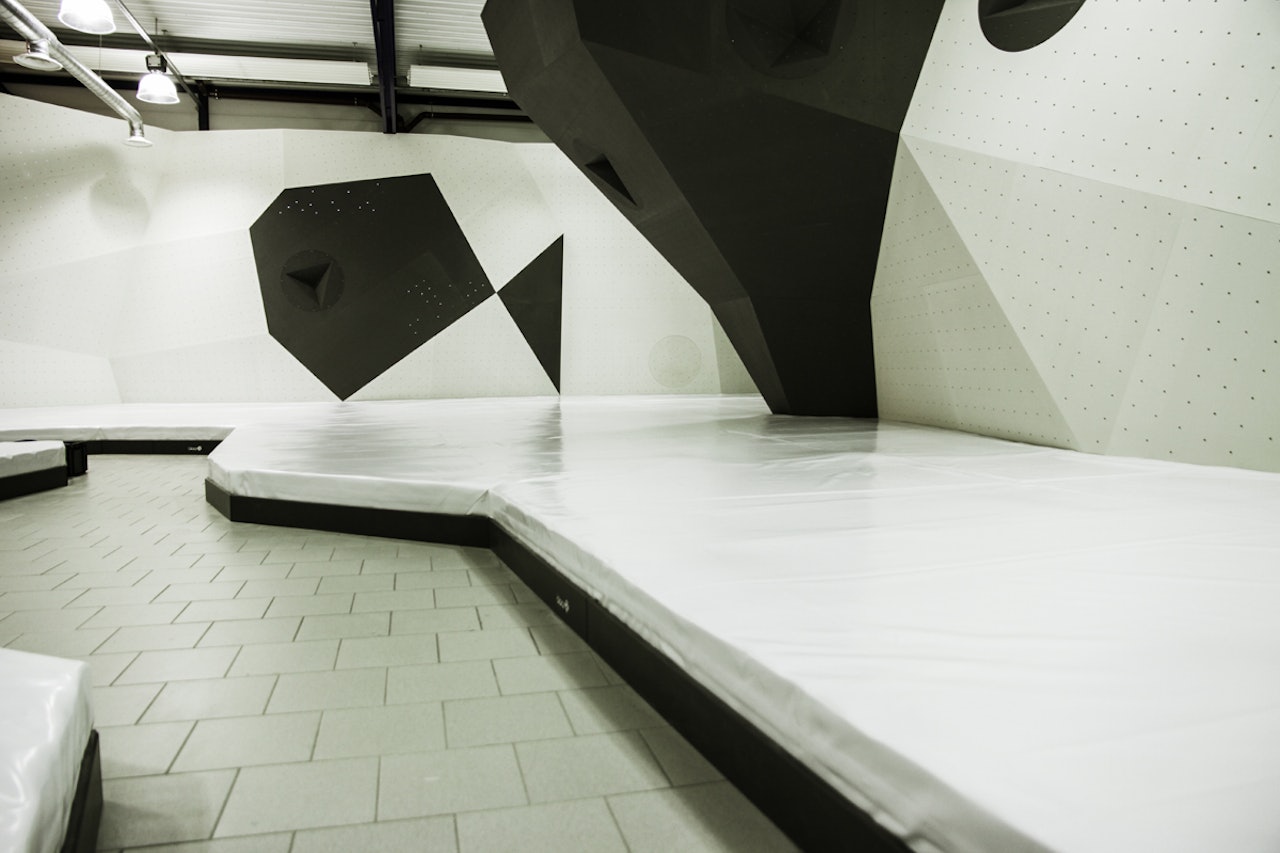 ÅPNER SNART: Buldrehallen i Ålesund blir en av Norges fineste buldrehaller. Åpningsdato er 29. september. Foto: Bjarne Grøseth ÅPNER SNART: Buldrehallen i Ålesund blir en av Norges fineste buldrehaller. Åpningsdato er 29. september. Foto: Bjarne Grøseth