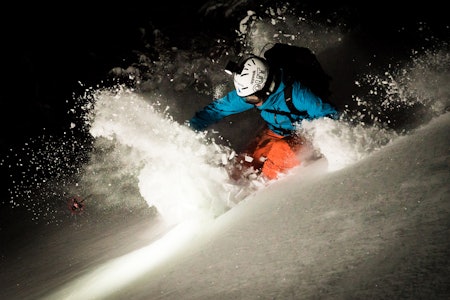 PUDDER TIL KVELDS: Kjetil Volent hører fersk pudder på Vassfjellet like ved Trondheim. Foto: Eirik Volent PUDDER TIL KVELDS: Kjetil Volent hører fersk pudder på Vassfjellet like ved Trondheim. Foto: Eirik Volent