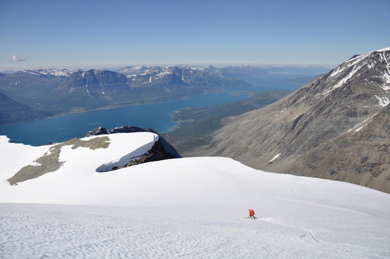 SOMMERGLEDE: – Lyngsalpene en dag i juli. Sommer og topptur. Fortsatt entusiastisk etter alle disse årene, beskriver Nordahl bildet med. Foto: Espen Nordahl SOMMERGLEDE: – Lyngsalpene en dag i juli. Sommer og topptur. Fortsatt entusiastisk etter alle disse årene, beskriver Nordahl bildet med. Foto: Espen Nordahl
