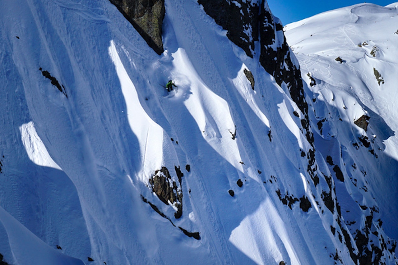 KONGESESONG: Nikolai Schirmer har levert i bøtter og spann. Her i FWT-facen i Chamonix. Foto: Jussi Taka KONGESESONG: Nikolai Schirmer har levert i bøtter og spann. Her i FWT-facen i Chamonix. Foto: Jussi Taka