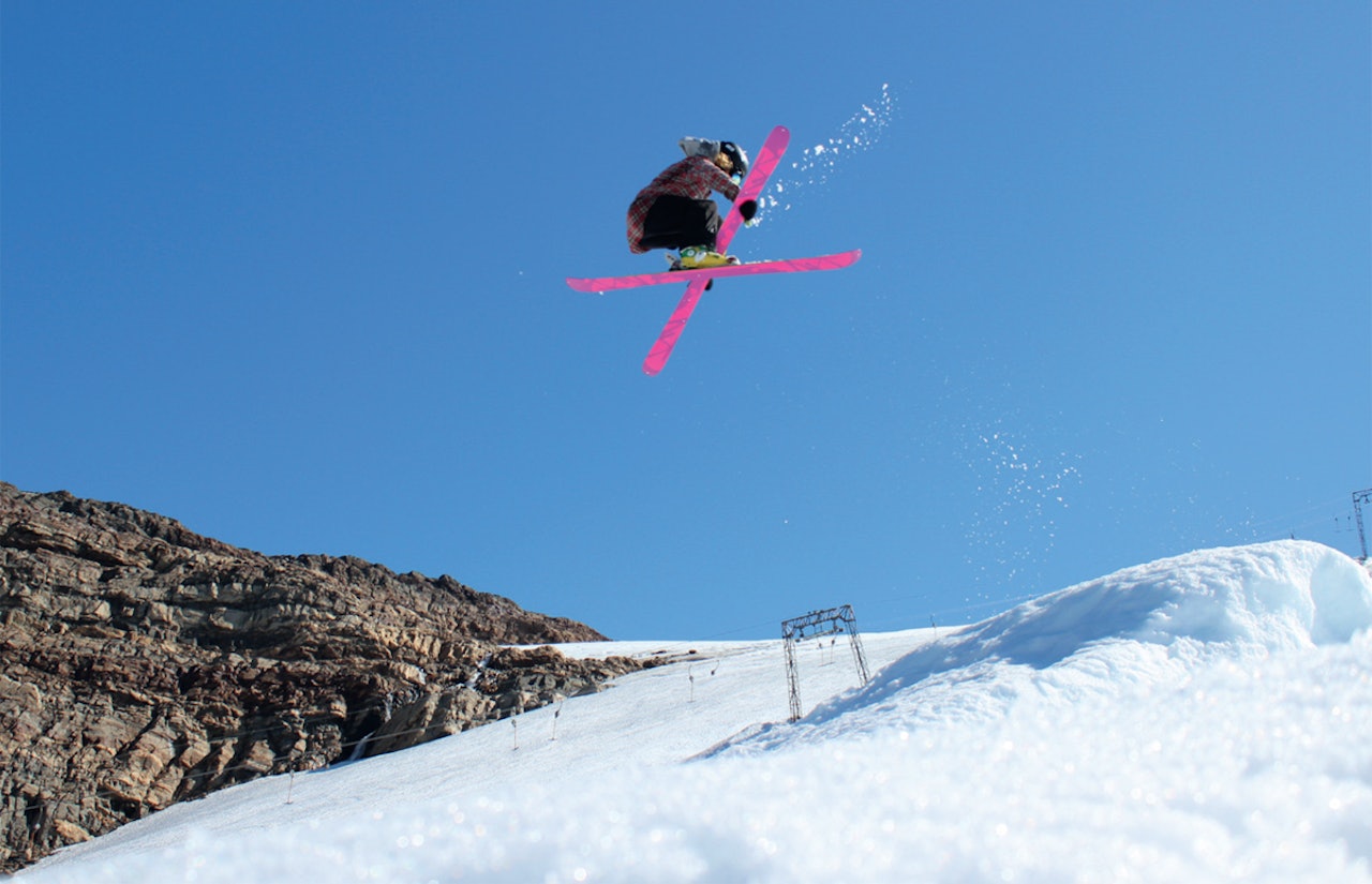 ALLSIDIG: Mary Birkeland er like allsidig som hun er god. Her fra parkkjøring på Folgefonna. Foto: Trond Carsten Øye ALLSIDIG: Mary Birkeland er like allsidig som hun er god. Her fra parkkjøring på Folgefonna. Foto: Trond Carsten Øye