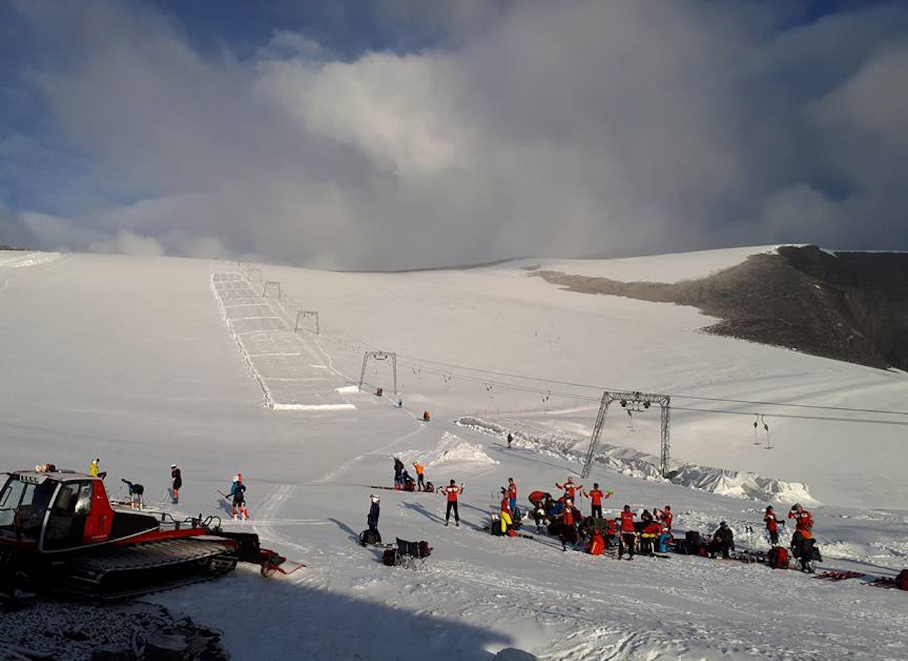 VINTERFORHOLD: Slik så det ut på Galdhøpiggen sommerskisenter i starten av uka. VINTERFORHOLD: Slik så det ut på Galdhøpiggen sommerskisenter i starten av uka.