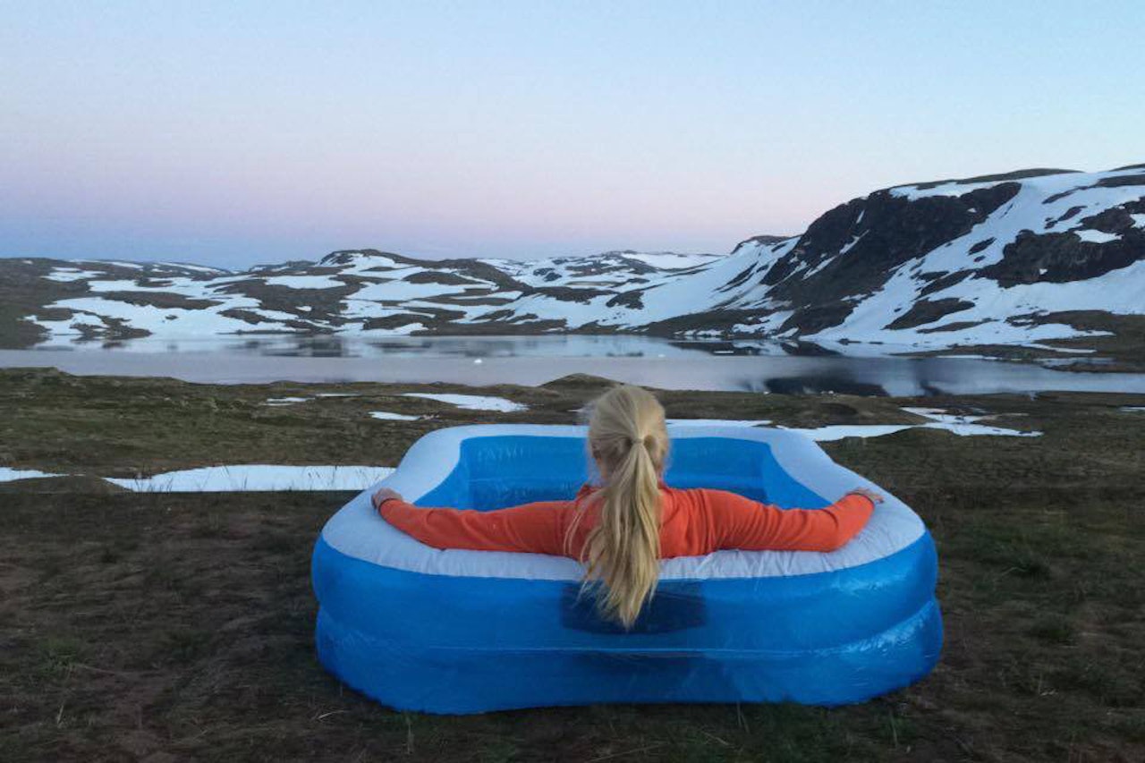 RØMMER: Her jobber Synnøve Medhus i sommer. Foto: Privat RØMMER: Her jobber Synnøve Medhus i sommer. Foto: Privat