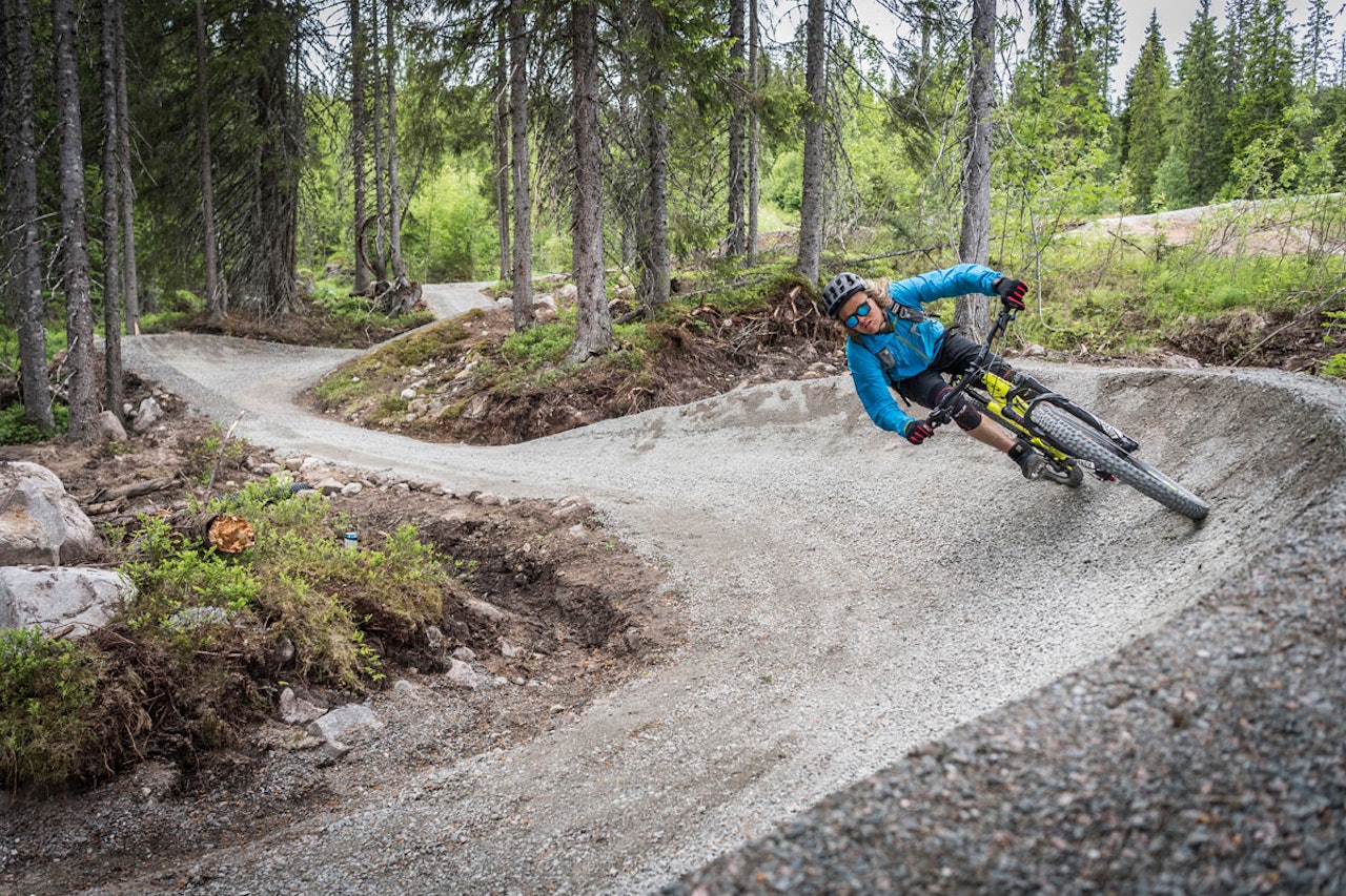 UTEN SKI: Supervention-profilen Anders Backe er en ihuga syklist om sommeren. Foto: Ola Mattsson