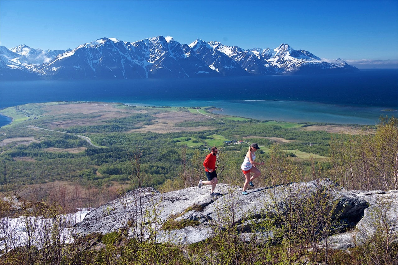 VAKKERT: Lyngenfjord Skyrun går i spektakulære omgivelser. Foto: Graham Austick VAKKERT: Lyngenfjord Skyrun går i spektakulære omgivelser. Foto: Graham Austick