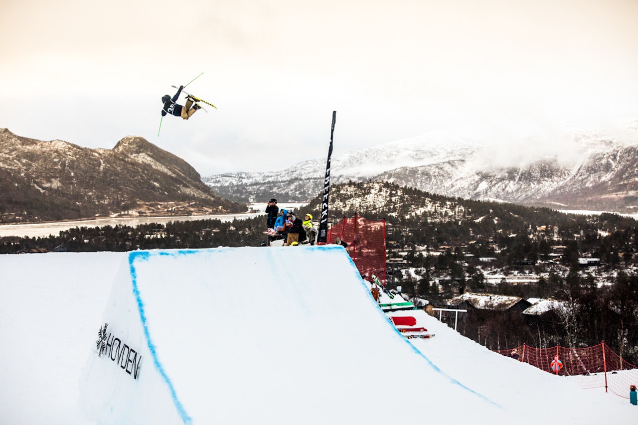 SKAL FINNE X GAMES-UTØVER: Hovden skal dele ut wildcard til slopestyle X Games. Her fra Big Air-konkurransen tidligere denne sesongen. Foto: Andreas Løve Storm Fausko