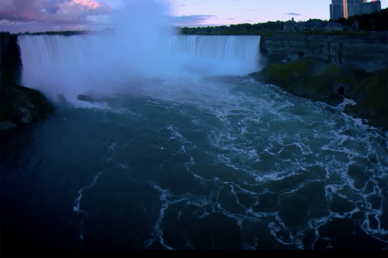 NIAGARA: Det er her han vil padle ned. Foto: Skjermdump NIAGARA: Det er her han vil padle ned. Foto: Skjermdump