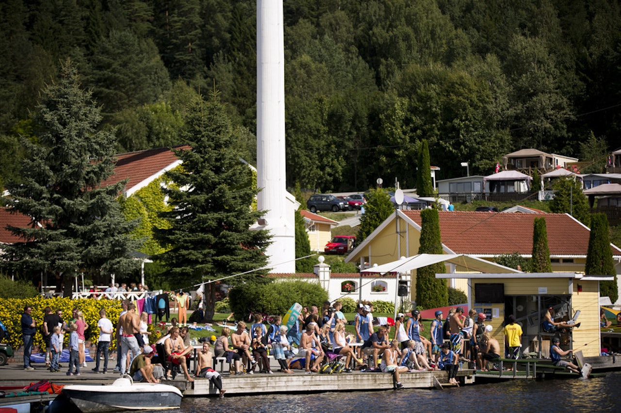 Akrivfoto: Jentene inntar Norsjø Kabelpark 12. juni Akrivfoto: Jentene inntar Norsjø Kabelpark 12. juni