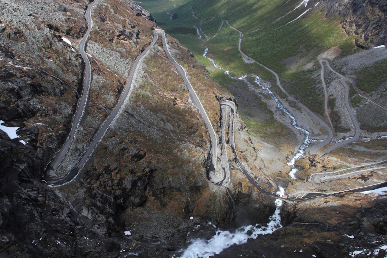 ÅPNER: Nå kan du kjøre Trollstigen hele veien. Foto: Tore Meirik