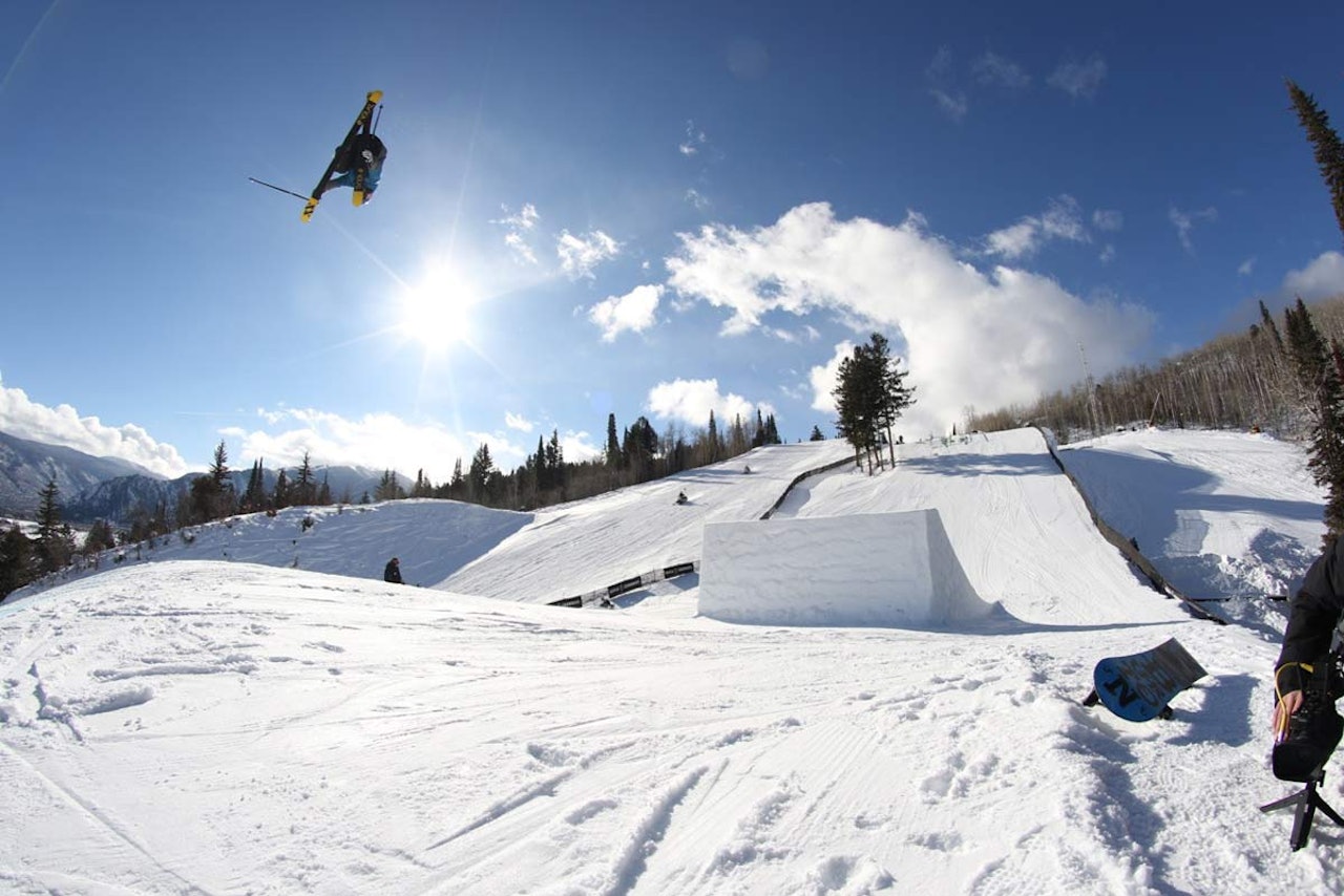 I TOPPFORM: Det meldes fra Aspen at Øystein Bråten har testa slopestyleløypa og er i toppform. Foto: Christopher Frankum I TOPPFORM: Det meldes fra Aspen at Øystein Bråten har testa slopestyleløypa og er i toppform. Foto: Christopher Frankum