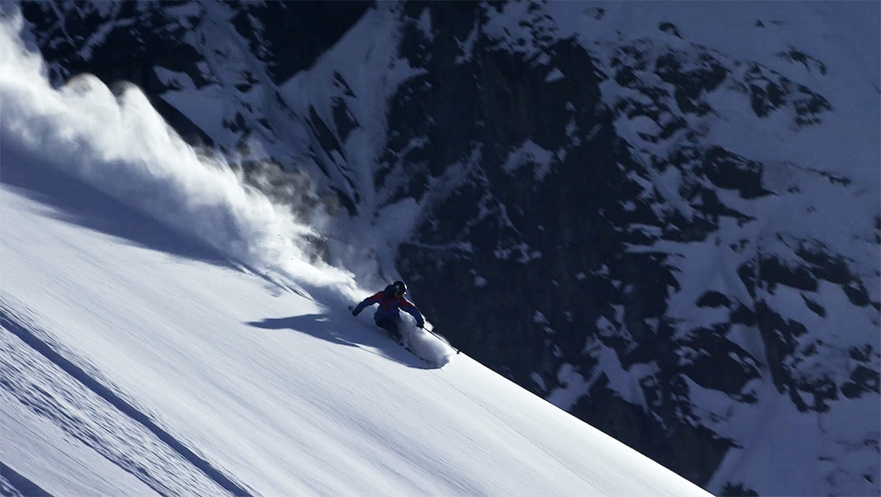 VAKKERT: Skikjøring blandes med kunst i den nye episoden. Foto: Skjermdump VAKKERT: Skikjøring blandes med kunst i den nye episoden. Foto: Skjermdump