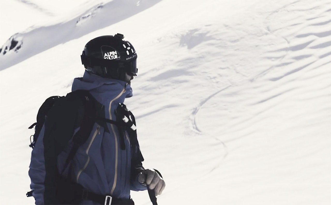 SKRED: Johan Jonsson snakker om den dramatiske turen til Tyrkia. Foto: Skjermdump SKRED: Johan Jonsson snakker om den dramatiske turen til Tyrkia. Foto: Skjermdump