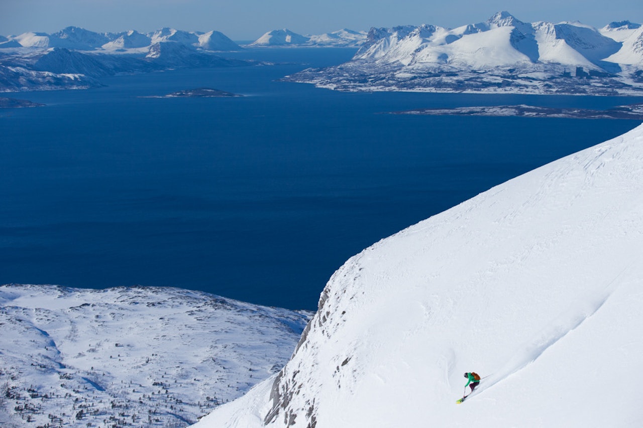 HJEMMEBANEN: Da Pias sponsor skulle lage film og overlot til henne å finne location var Narvik-området et enkelt valg. Og de trakk blink med forholda! Foto: Angela Percival HJEMMEBANEN: Da Pias sponsor skulle lage film og overlot til henne å finne location var Narvik-området et enkelt valg. Og de trakk blink med forholda! Foto: Angela Percival