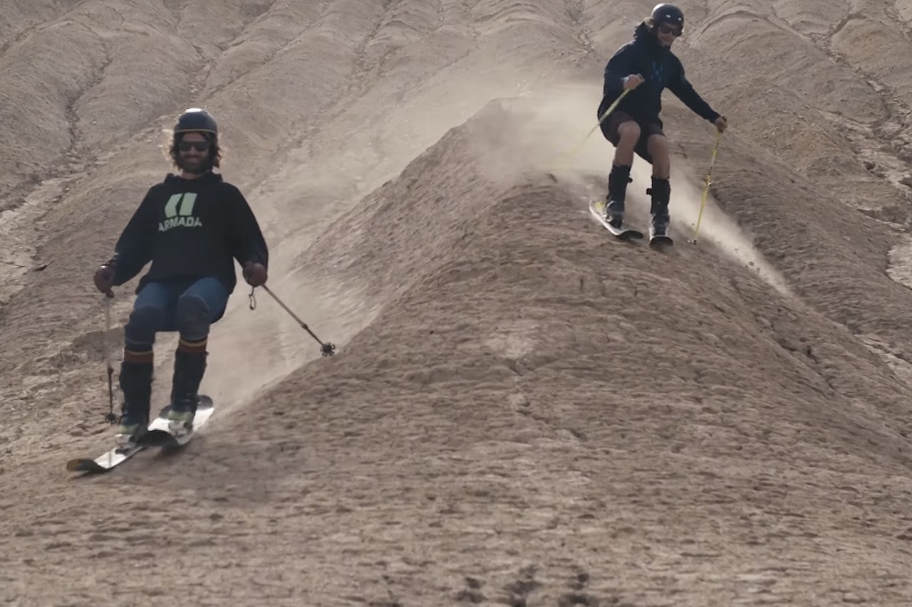 JORD: Snowmads trenger ikke snø for å ha det gøy. Foto: Skjermdump JORD: Snowmads trenger ikke snø for å ha det gøy. Foto: Skjermdump