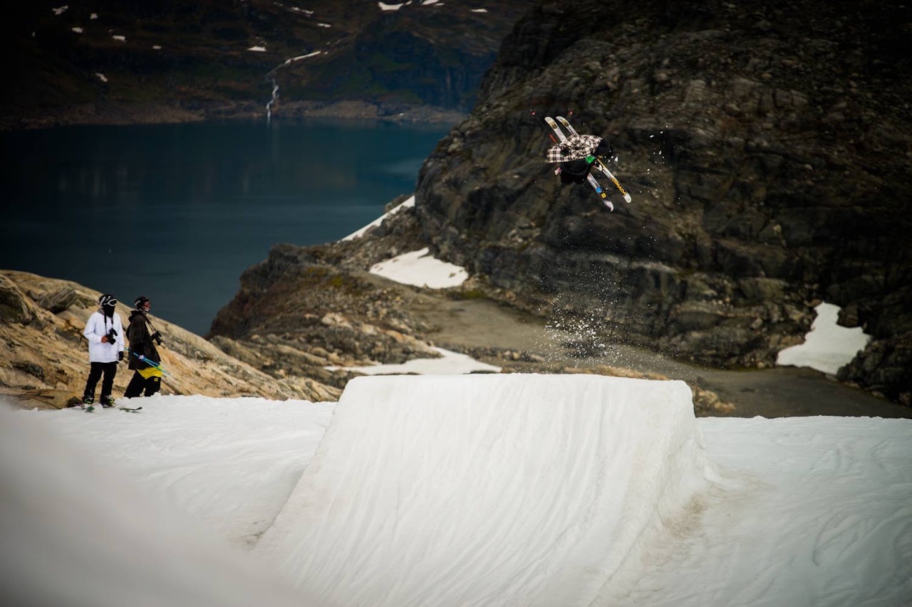KONKURRANSE: Vinn gratis opphold på What!-camp på Folgefonna! KONKURRANSE: Vinn gratis opphold på What!-camp på Folgefonna!