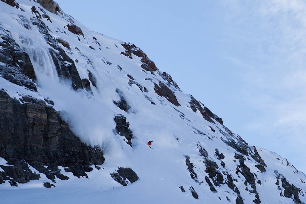 SRORFJELLSKJØRING: Foreløpig er det lite som minner om terrengpark og sløsj på Folgefonna. I dag var det tørrsnø og storfjellsjøring! Foto: Jan Ove Svåsand SRORFJELLSKJØRING: Foreløpig er det lite som minner om terrengpark og sløsj på Folgefonna. I dag var det tørrsnø og storfjellsjøring! Foto: Jan Ove Svåsand