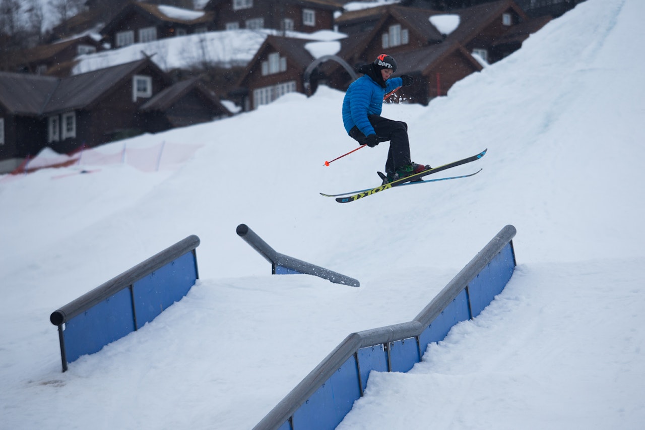 IMPONERTE IDOLET: Mikkel Kaupang fra Geilo imponerte hoveddommeren fra nabobygda Torpo; selveste Øystein Bråten. Foto: Tore Meirik IMPONERTE IDOLET: Mikkel Kaupang fra Geilo imponerte hoveddommeren fra nabobygda Torpo; selveste Øystein Bråten. Foto: Tore Meirik