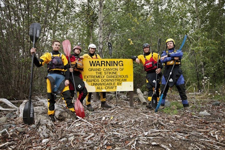 VENNER: Benjamin Hjort har skaffet seg venner i alle verdens hjørner. Her er Ricky Lambert (t.v.), Corey Boux, Benjamin Hjort, Mark Basso og Jamie Wright på tur i Stikine. VENNER: Benjamin Hjort har skaffet seg venner i alle verdens hjørner. Her er Ricky Lambert (t.v.), Corey Boux, Benjamin Hjort, Mark Basso og Jamie Wright på tur i Stikine.