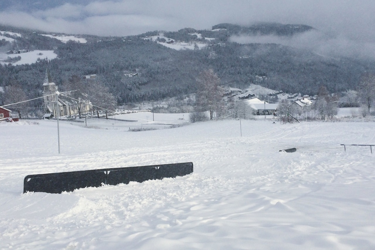 KLAR FOR ÅPNING: Golparken åpner lørdag klokka 10 med strålende forhold og mulighet for å kjøre til du sovner i bakken. Foto: Stian Karlsen KLAR FOR ÅPNING: Golparken åpner lørdag klokka 10 med strålende forhold og mulighet for å kjøre til du sovner i bakken. Foto: Stian Karlsen