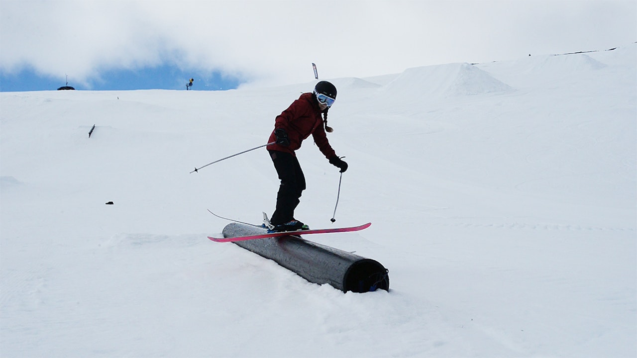 CAMP: Det ble jenteshred på Quiksilvercampen på Juvass i sommer. Foto: Nina Rusten CAMP: Det ble jenteshred på Quiksilvercampen på Juvass i sommer. Foto: Nina Rusten