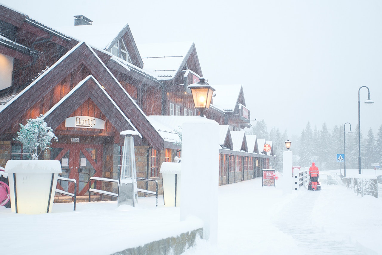 SNØR: Slik ser det ut i Hemsedal sentrum nå. Foto: Kalle Hägglund SNØR: Slik ser det ut i Hemsedal sentrum nå. Foto: Kalle Hägglund