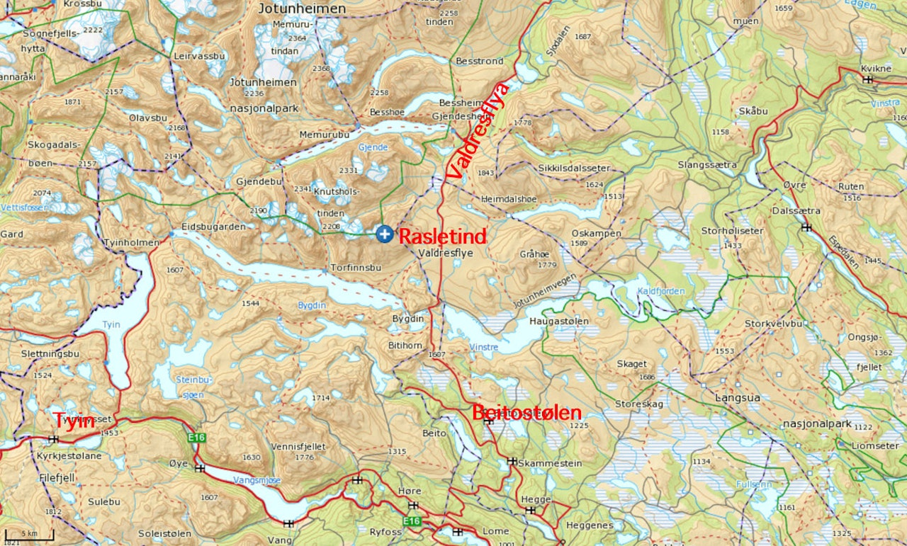 ULYKKESSTEDET: Skredulykken -som heldigvis endte godt- skjedde på Rasletind i Jotunheimen søndag. ULYKKESSTEDET: Skredulykken -som heldigvis endte godt- skjedde på Rasletind i Jotunheimen søndag.