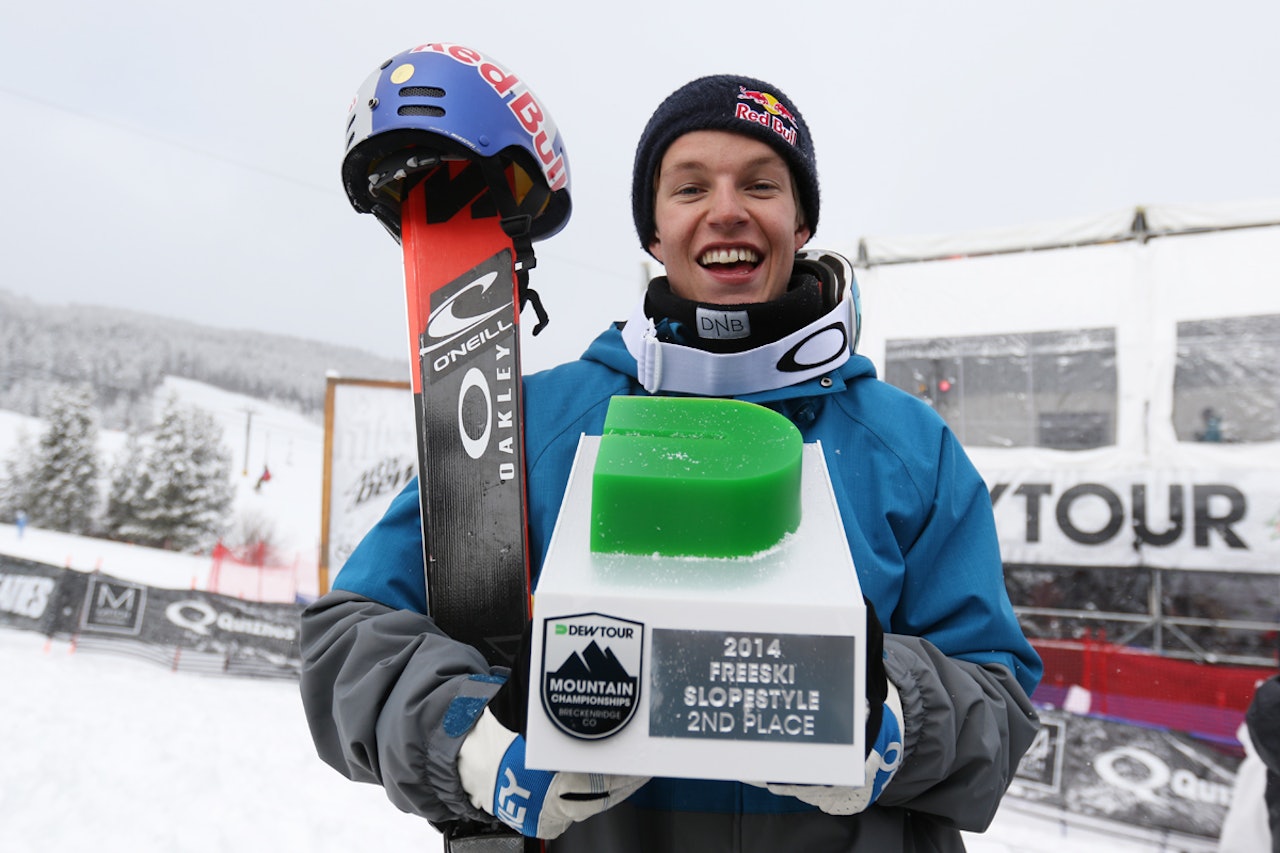 FØRJULSGAVE: Øystein Bråten kan ta juleferie med god samvittighet etter søndagens andreplass i Dew Tour. Foto: Christopher Frankum FØRJULSGAVE: Øystein Bråten kan ta juleferie med god samvittighet etter søndagens andreplass i Dew Tour. Foto: Christopher Frankum