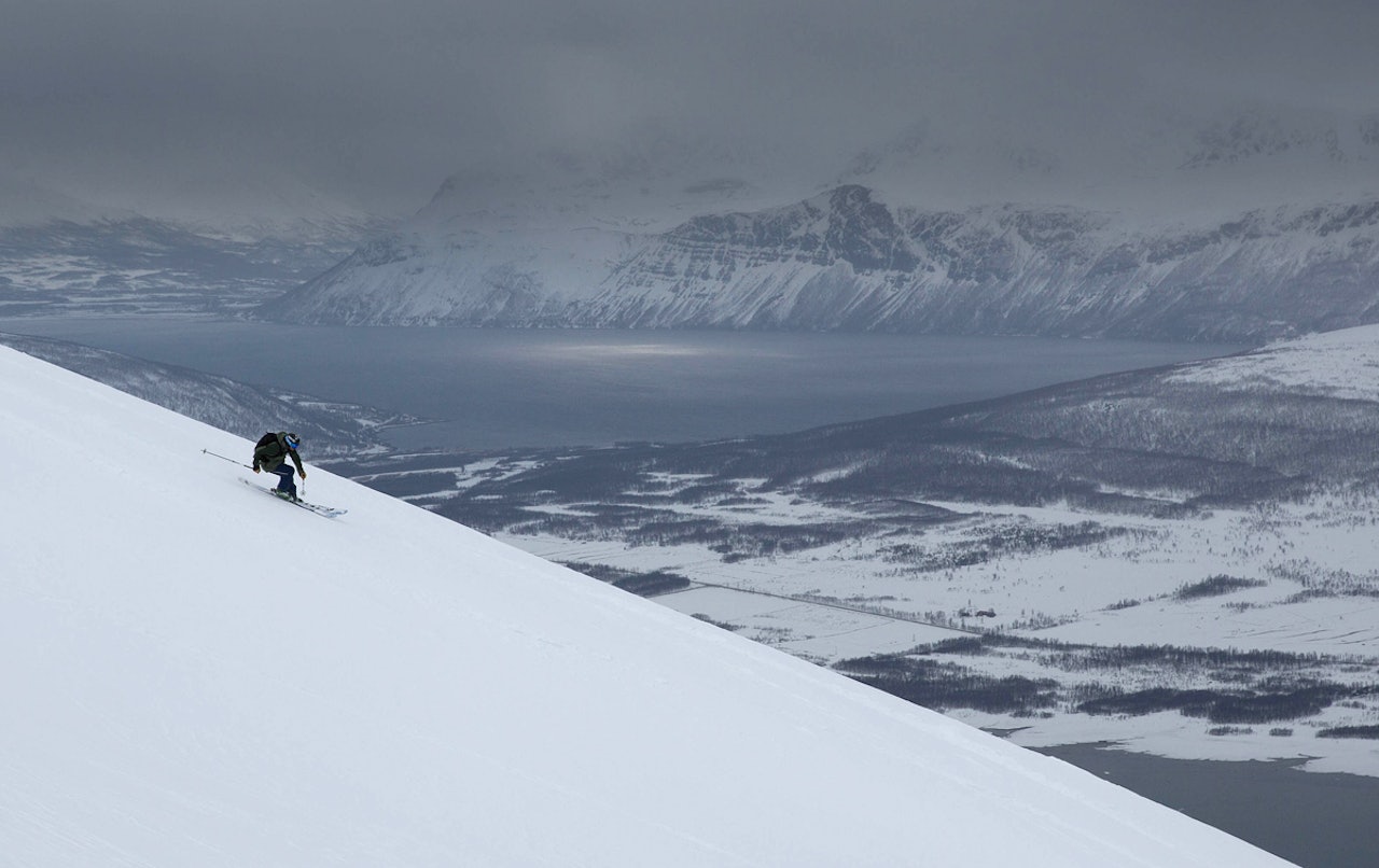 PÅ TUR MED ASBJØRN: Lykkelige vinnere er i gang med langtur i Lyngen sammen med Asbjørn Eggebø Næss (bildet). Foto: Espen Kristiansen PÅ TUR MED ASBJØRN: Lykkelige vinnere er i gang med langtur i Lyngen sammen med Asbjørn Eggebø Næss (bildet). Foto: Espen Kristiansen
