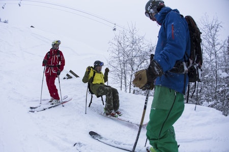 BEST I FLOKK: Sesongstarten bør deles med venner. Hør hvorfor i den nye episoden av Fri Fly-podden. På bildet: Espen Rogne, HP Hval og Henning Reinton. Foto: Lars-Kristian Haugen BEST I FLOKK: Sesongstarten bør deles med venner. Hør hvorfor i den nye episoden av Fri Fly-podden. På bildet: Espen Rogne, HP Hval og Henning Reinton. Foto: Lars-Kristian Haugen