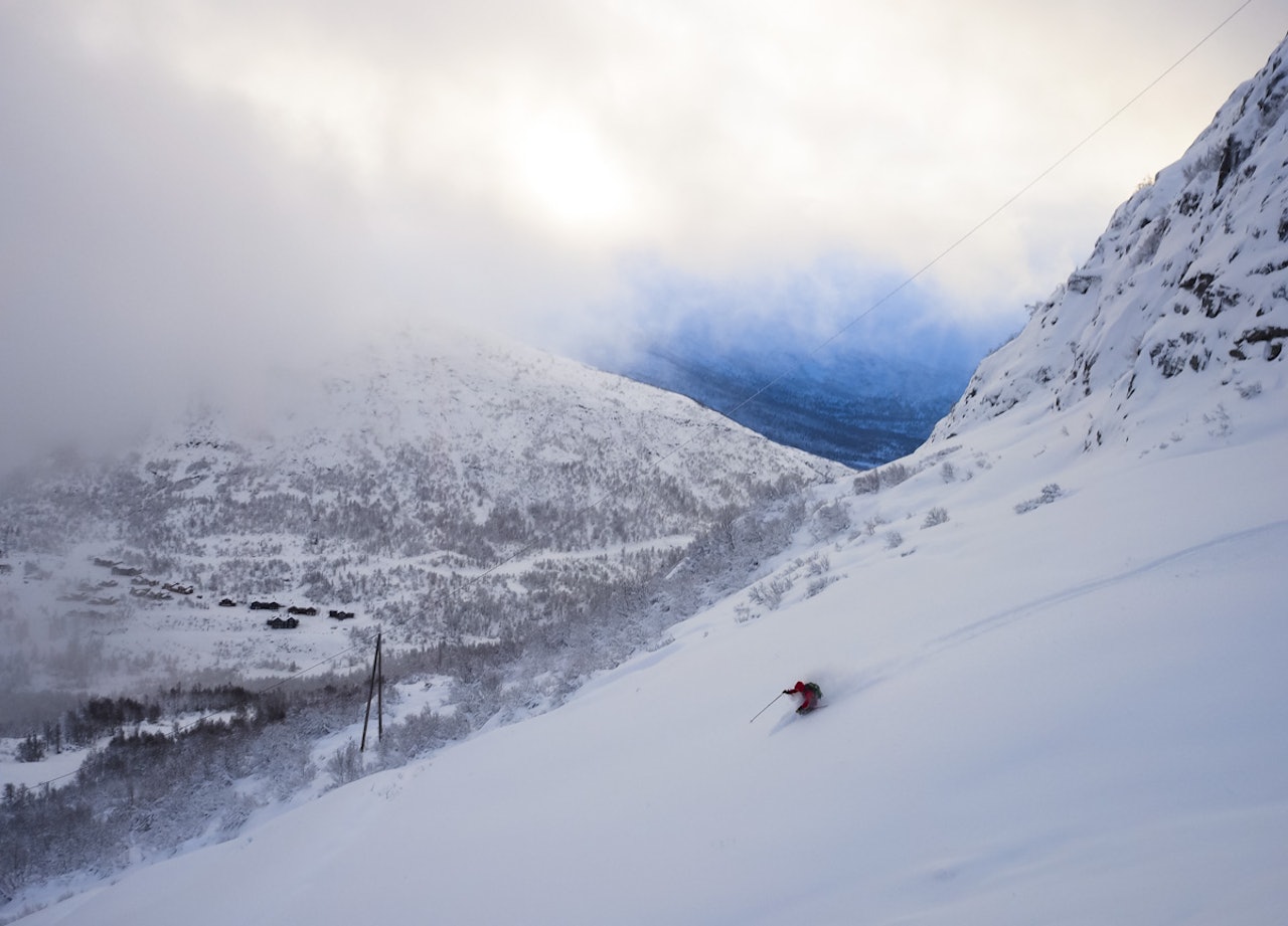 SESONGSTART: Slik så det ut da sesongen starta på Hovden i helga. Hilde Strædet gir de fleste grunn til å være misunnelig. Foto: Espen Karlsen SESONGSTART: Slik så det ut da sesongen starta på Hovden i helga. Hilde Strædet gir de fleste grunn til å være misunnelig. Foto: Espen Karlsen