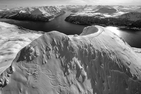 ANDØRJA FREERIDE: Frikjøringskonkurranse og toppturfestival i samme pakke –med noe så eksklusivt som helikopterskyss til topps! Foto: Rune Dahl ANDØRJA FREERIDE: Frikjøringskonkurranse og toppturfestival i samme pakke –med noe så eksklusivt som helikopterskyss til topps! Foto: Rune Dahl