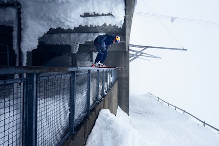 STJERNE: I den nyeste episoden av A Skier Knows møter vi PK Hunder. Foto: Peak Performance STJERNE: I den nyeste episoden av A Skier Knows møter vi PK Hunder. Foto: Peak Performance