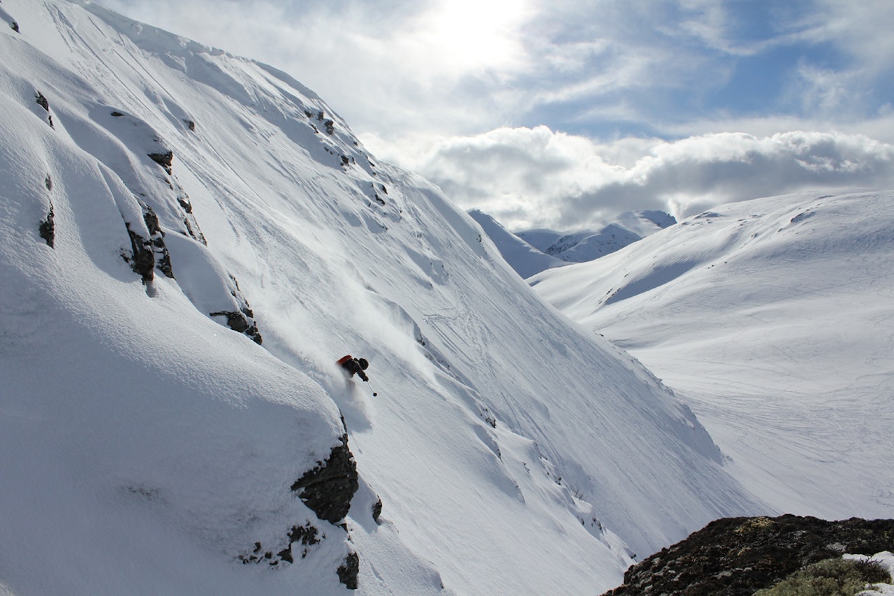 VEGGEN: Bratt kjøring i Veggen på Fursetsida. Her smaker Karl Kristian Muggerud på godsnøen. Foto: Asbjørn Eggebø Næss VEGGEN: Bratt kjøring i Veggen på Fursetsida. Her smaker Karl Kristian Muggerud på godsnøen. Foto: Asbjørn Eggebø Næss