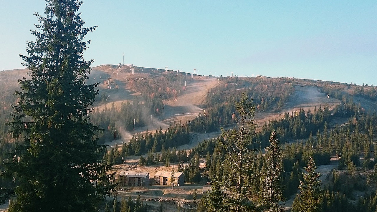 SNØ: Tidligere denne uka gikk snøkanonene på Kvitfjell. Foto: Alpinco SNØ: Tidligere denne uka gikk snøkanonene på Kvitfjell. Foto: Alpinco